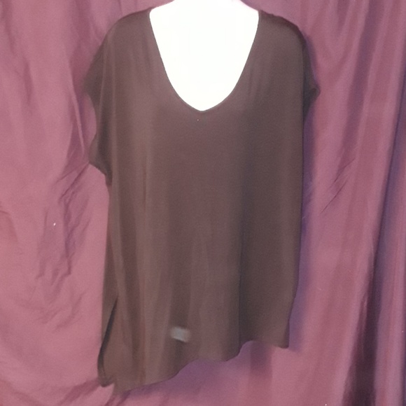 GAP Tops - Gap Fit Breathe Asymmetrical V-Neck Top in Black